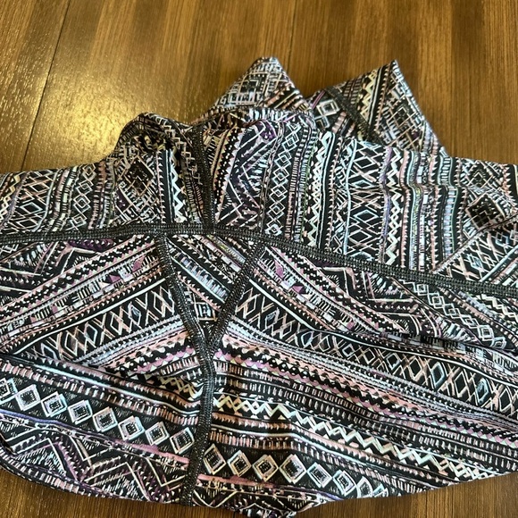 Lululemon Wunder Under High-Rise Tight Engineered Full-On Luxtreme 28"
W5BOKS
10 - Picture 4 of 9